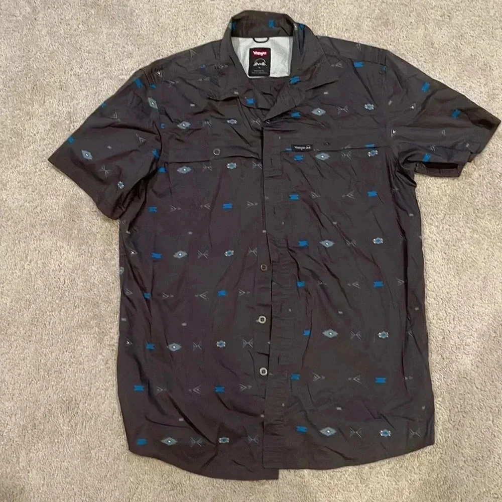 Wrangler Aztec design fishing style shirt size M